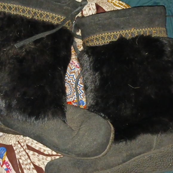 Boots - Picture 3 of 3